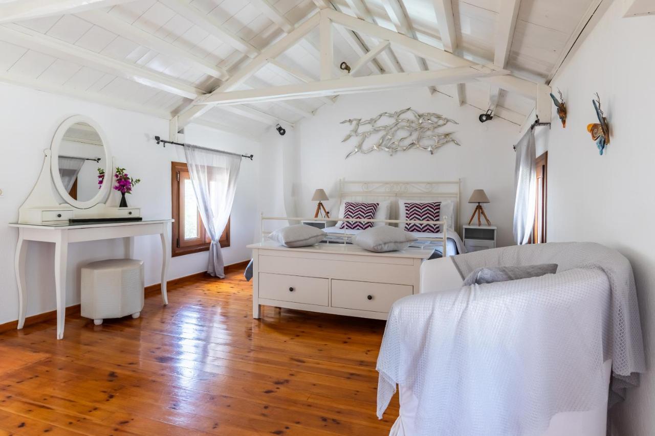Villa Fotini Kalivi In Raches Panormos  Buitenkant foto